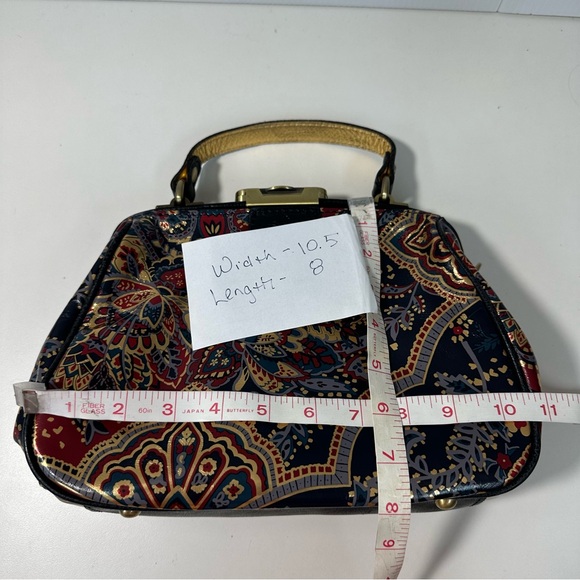 Elegant Black and Red Paisley Handbag - Picture 12 of 16